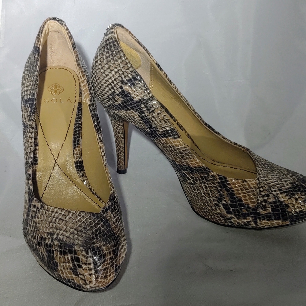 Isola snakeskin pumps